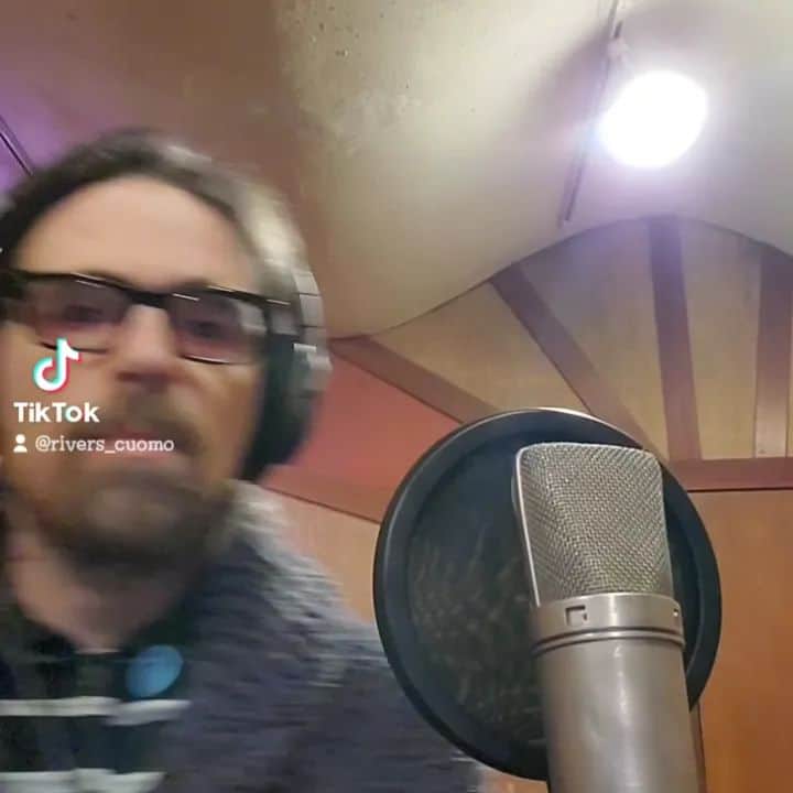 リヴァース・クオモのインスタグラム：「autumn」