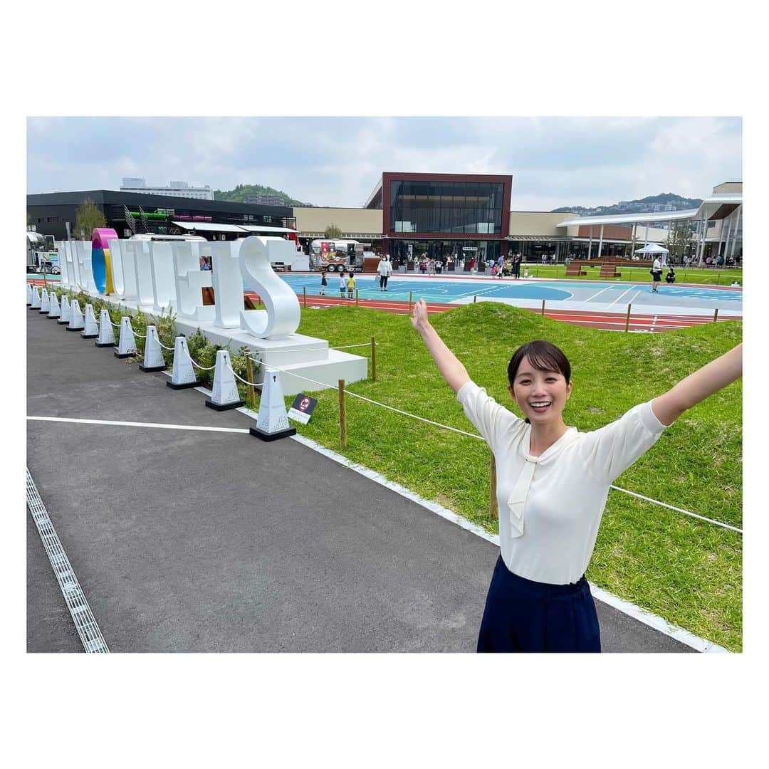 小野彩香さんのインスタグラム写真 - (小野彩香Instagram)「中継行ってきましたー✨✨ 朝から賑わっていました‼️ 曇り空ではありますが、雨が止んでくれてよかったです☺️  #cube #中継  #スペースラボ  #ジアウトレット北九州」5月14日 12時42分 - onoayaka_official