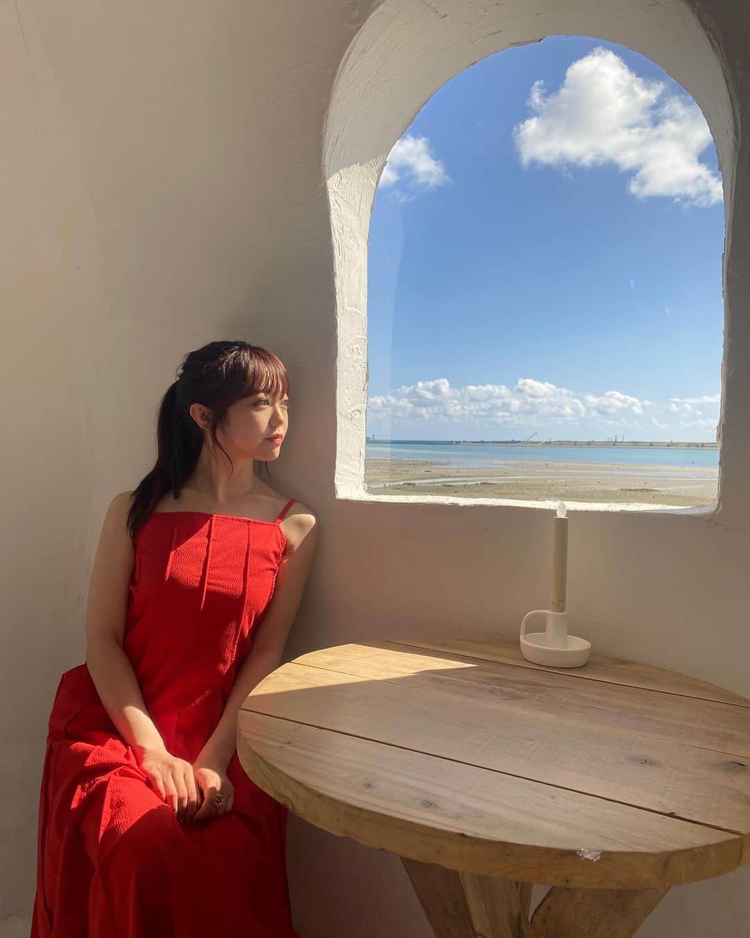 峯岸みなみのインスタグラム：「去年の沖縄☀️ そういえばこの時もバタバタと急いでダイエットしたな〜。 追い込まれないとやらない私...みんな結構そうだよね？ね？」