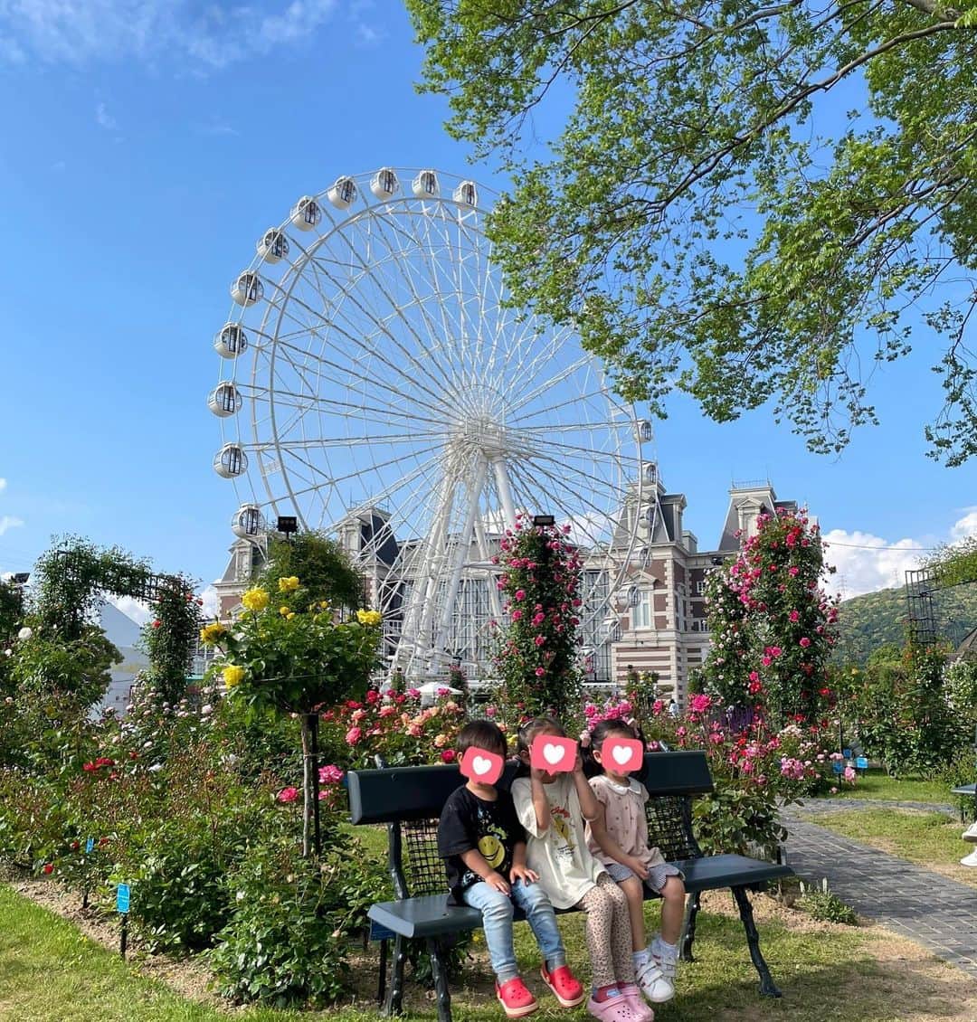 MARIEのインスタグラム：「想像以上にインスタ映えだったハウステンボス🏰景色撮ってたのに全員写り込んできた🥹 インスタ女子は行った方がいいよ🥹🌸」