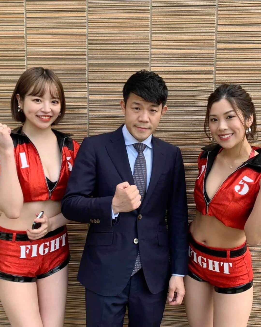 内田瑞穂さんのインスタグラム写真 - (内田瑞穂Instagram)「3150FIGHT-Survival-vol.0🥊 ありがとうございました！ 今日は176BOXでの試合で、より近くで選手たちの迫力を感じられました💥 本当に皆さんおつかれさまでした✨  今回の参戦選手の中から、次回の8/14に行われるメイン戦への出場者が現れるかもしれません🔥 次の試合はなんと！大阪エディオンアリーナ大阪での開催👏 めちゃくちゃ楽しみ！！ ボクシングを見たことないという方も是非ご来場くださいね💕  どんどん規模が大きくなっていく3150FIGHTに今後もご期待ください🤛🤜  #内田瑞穂#グラビア#グラドル#glamor#gravure#sexy#hot#asian#Japanese#girl#instagood#ig#ig_japan#igers#amorous#얼스타그렘#일본#섹시#일상#소통#팔로우#性感的#粉我#日本的#3150」5月14日 22時23分 - 1110mizuho