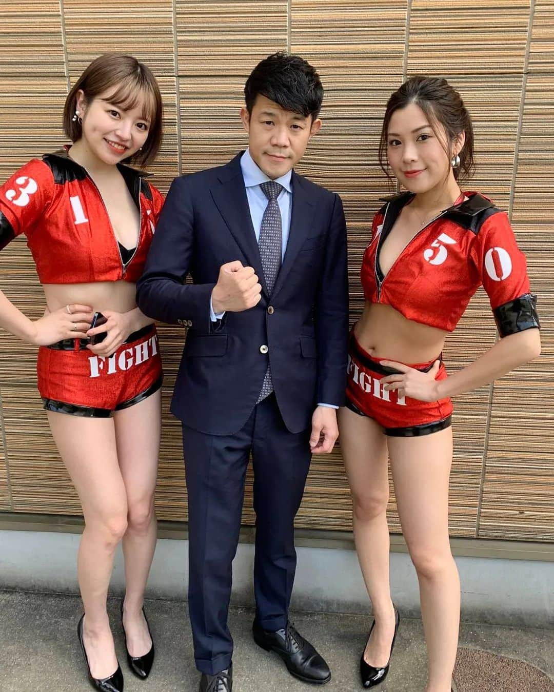 内田瑞穂さんのインスタグラム写真 - (内田瑞穂Instagram)「3150FIGHT-Survival-vol.0🥊 ありがとうございました！ 今日は176BOXでの試合で、より近くで選手たちの迫力を感じられました💥 本当に皆さんおつかれさまでした✨  今回の参戦選手の中から、次回の8/14に行われるメイン戦への出場者が現れるかもしれません🔥 次の試合はなんと！大阪エディオンアリーナ大阪での開催👏 めちゃくちゃ楽しみ！！ ボクシングを見たことないという方も是非ご来場くださいね💕  どんどん規模が大きくなっていく3150FIGHTに今後もご期待ください🤛🤜  #内田瑞穂#グラビア#グラドル#glamor#gravure#sexy#hot#asian#Japanese#girl#instagood#ig#ig_japan#igers#amorous#얼스타그렘#일본#섹시#일상#소통#팔로우#性感的#粉我#日本的#3150」5月14日 22時23分 - 1110mizuho