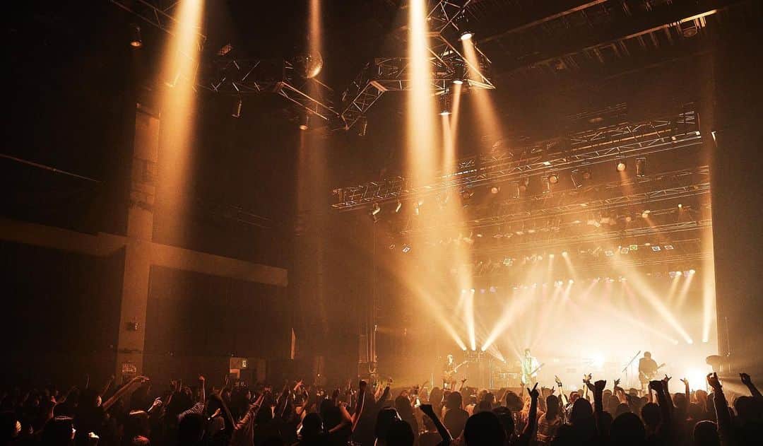 ケン・ロイドのインスタグラム：「“Prelude To Twilight” Live at Citta。 皆と、そしてこのメンバーとの空間が最高に楽しく、気持ち良かったぁ！ 沢山新曲も初披露できて良かった。 絶賛音源制作進行中なので、楽しみにしててね。  Thx to everyone for sharing the night together with us! You’re the best!  Ryo (NYF) Zepeli (NYF) Zax (THE BONEZ) Hori (OBLIVION DUST)」