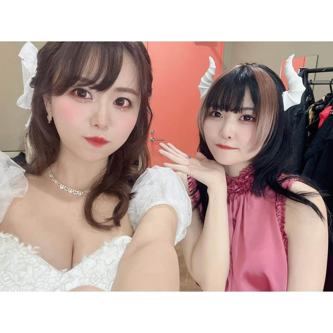 井口裕香さんのインスタグラム写真 - (井口裕香Instagram)「♠️♦️♣️♥️  KADOKAWA ARTIST LIVE ON STAGE 出演者のみなさまとお写真♡  #女子楽屋で✌︎✌︎✌︎ #安月名莉子 さん #OxT さん #鈴木このみ さん #nonoc さん #BADTOWNREVERSAL さん #前島麻由 さん #ルミナスウィッチーズ さん #細川美菜子 さん  みなさまおつかれさまでした！ 盛りだくさんな１日でしたね…☺️ 楽しい時間を本当に本当にありがとうございました💛」5月14日 22時41分 - ooo31_iguchiyuka_31ooo