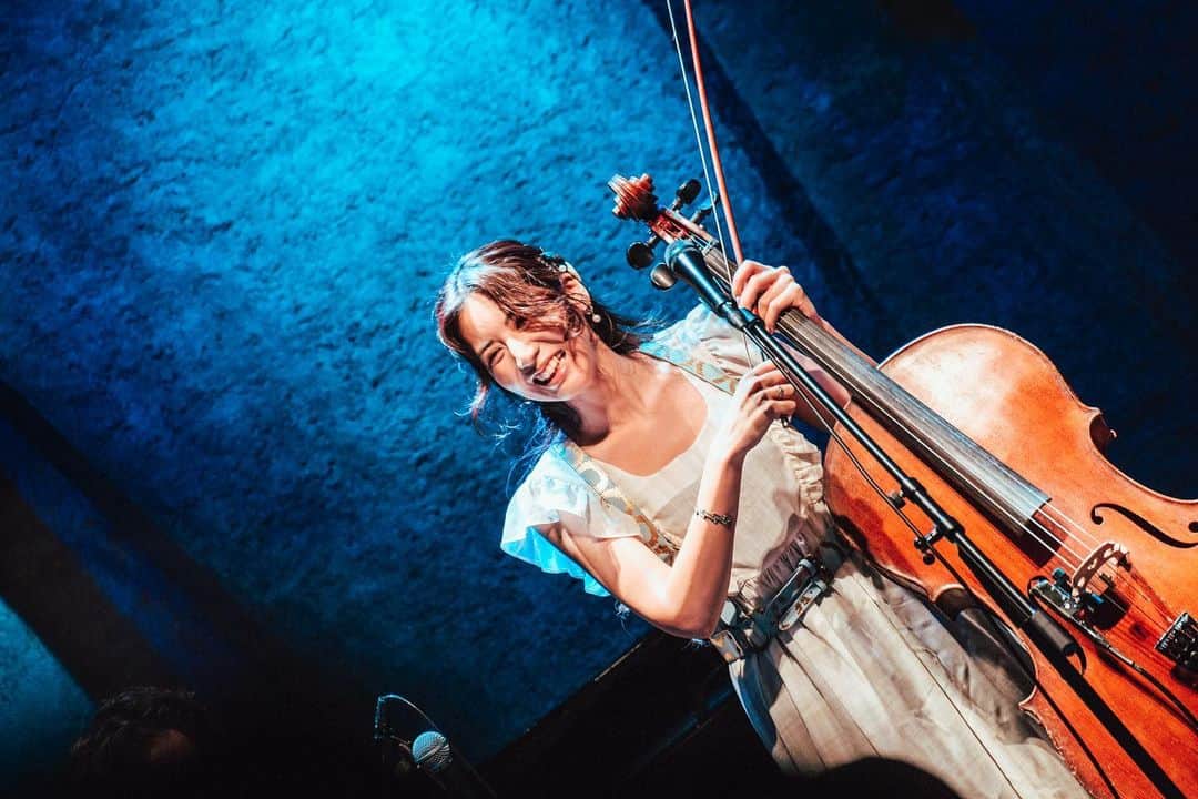 分島花音のインスタグラム：「#0km_beyond  #live photo @moca_esta」