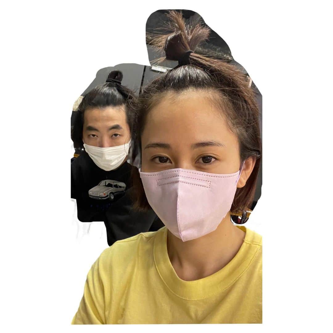 前田敦子さんのインスタグラム写真 - (前田敦子Instagram)「. 雑な切り取り写真ですみません。 同じ髪型。12年親友。 共演６回目？もっとかも？ 今稽古場で後を振り返れば時生です。 #パンドラの鐘  #bunkamuraシアターコクーン」5月15日 10時46分 - atsuko_maeda_official