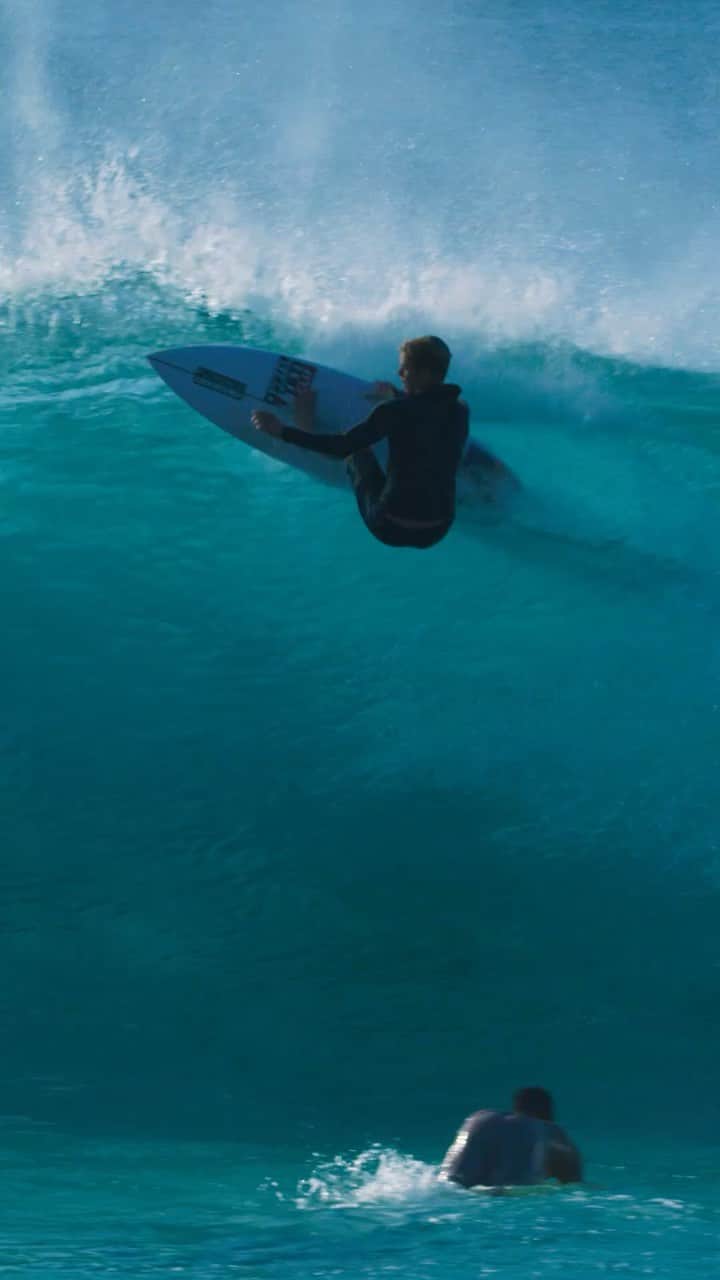 ジョン・ジョン・フローレンスのインスタグラム：「The hooded rashguard was the product I was most excited to design when we started Florence Marine X. It’s also the piece of gear I am probably asked about the most. I am working on a few updates to the Rashguard now, including a pocket that’s slightly larger. If you have any thoughts on other ways to improve it, feel free to message or email @florence_marine_x I appreciate any insights. We’re all test pilots here!」
