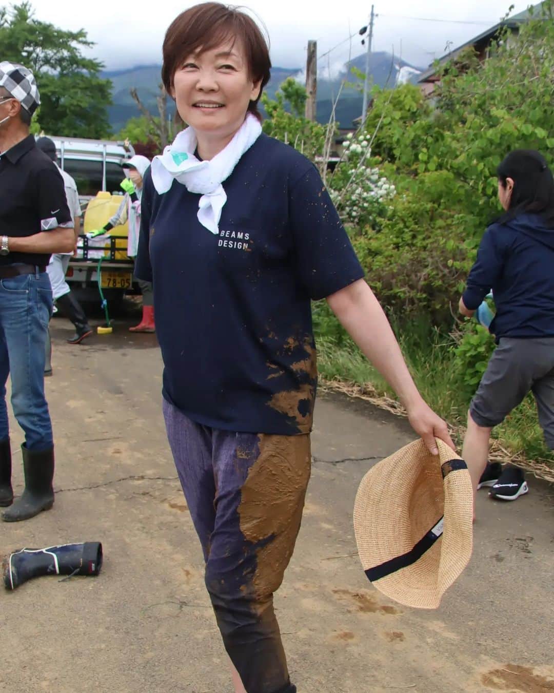 安倍昭恵のインスタグラム：「初めて田植で転びました〜😅」
