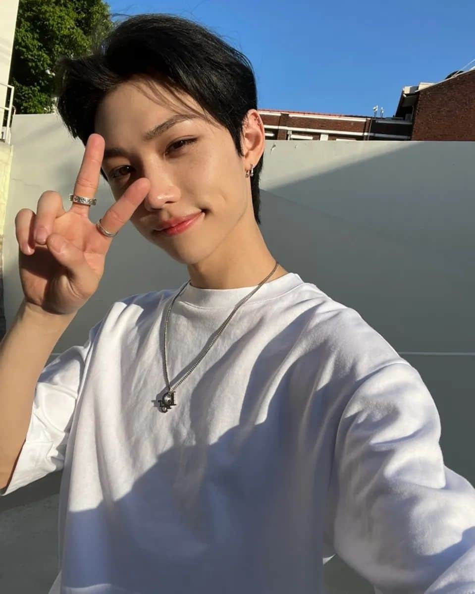 Stray Kidsさんのインスタグラム写真 - (Stray KidsInstagram)「🐈‍⬛💙  #felix #lovestay」5月15日 19時37分 - realstraykids