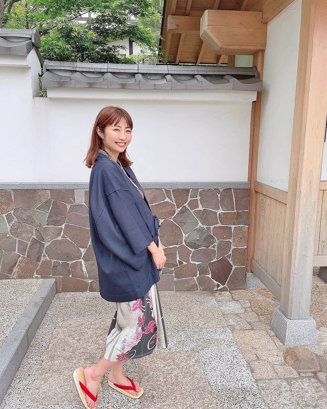 のインスタグラム：「. . 1週間が早すぎて… いや一年が早すぎて… 全く時間についていけませーん😗 ⁡ また来週からも、みんな笑顔で☺️🙌🏻💕 ⁡ ⁡ #instalike #instamood  #ootd #东京 #扎心了 #ow #맞팔 #instapic  #팔로우미 #instaphoto #instagravure #girl #follow #followme #グラビア #japanesegirl #selfies #gravure」
