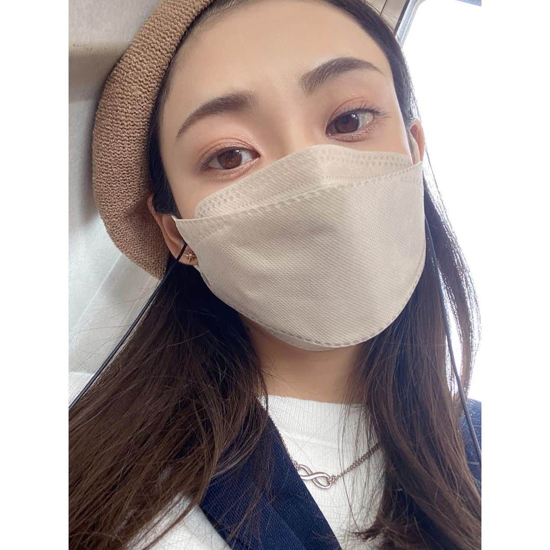 山谷花純のインスタグラム：「相変わらず帽子好き。 久しぶりに新しいの欲しいな。 髪伸びたなぁ。切りたいよぉ。」