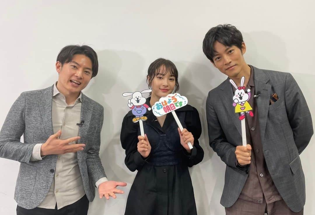 北條瑛祐さんのインスタグラム写真 - (北條瑛祐Instagram)「📺 2月からABCテレビ「おはよう朝日です」の月曜日芸能コーナーの担当をしています。 　  初インタビューのお相手は、 映画『流浪の月』で主演のお2人 広瀬すずさんと松坂桃李さんでした！！ 　 お2人の仲の良さに包まれた現場で、エピソードトークもほっこりしました😊 明日のおは朝で放送予定です！！  おは朝のアカウントに別の写真もアップされてます🙌 @ohaasaofficial  　 #おは朝 #おはよう朝日です  #流浪の月  #広瀬すず さん　#松坂桃李 さん」5月15日 16時14分 - eisukehojo_abc