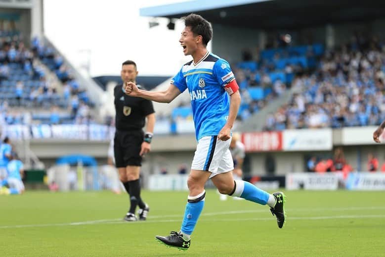 上原力也のインスタグラム：「FC東京戦応援ありがとうございました！ 小学生がたくさん来てくれてる中で、ゴールと勝利を届けることができて良かったです💪  #jubilo」