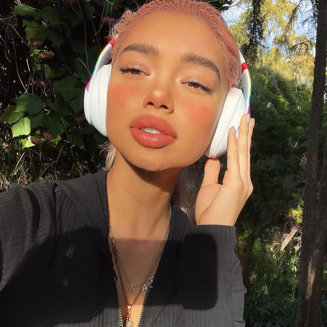 矢野優花のインスタグラム：「🎶🌈」