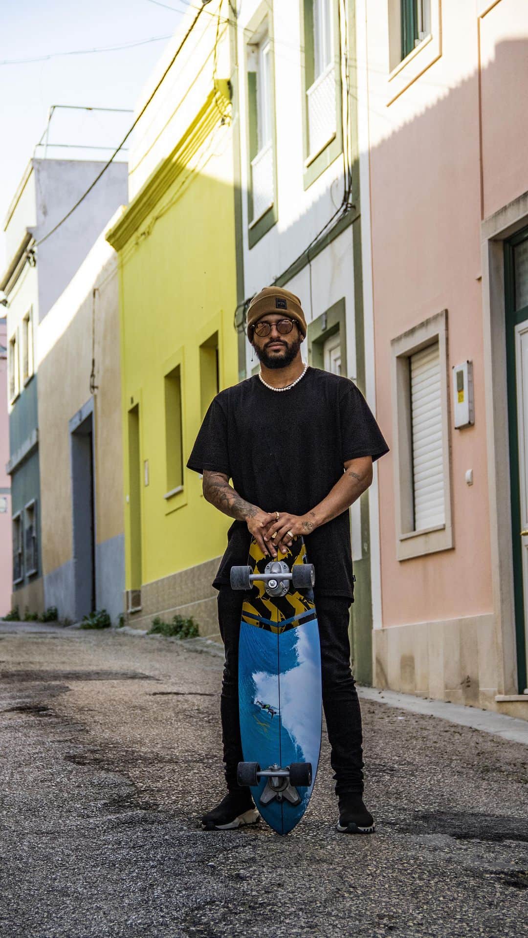 イタロ・フェレイラのインスタグラム：「Meu modelo de Skate tá na pista! 🛹   Feliz em poder compartilhar com vocês essa novidade. Junto  à @surfskateboards desenvolvemos essa linha p/ aprimorar a performance do surf nos treinos fora d’água. 🔥 #skate #surf」