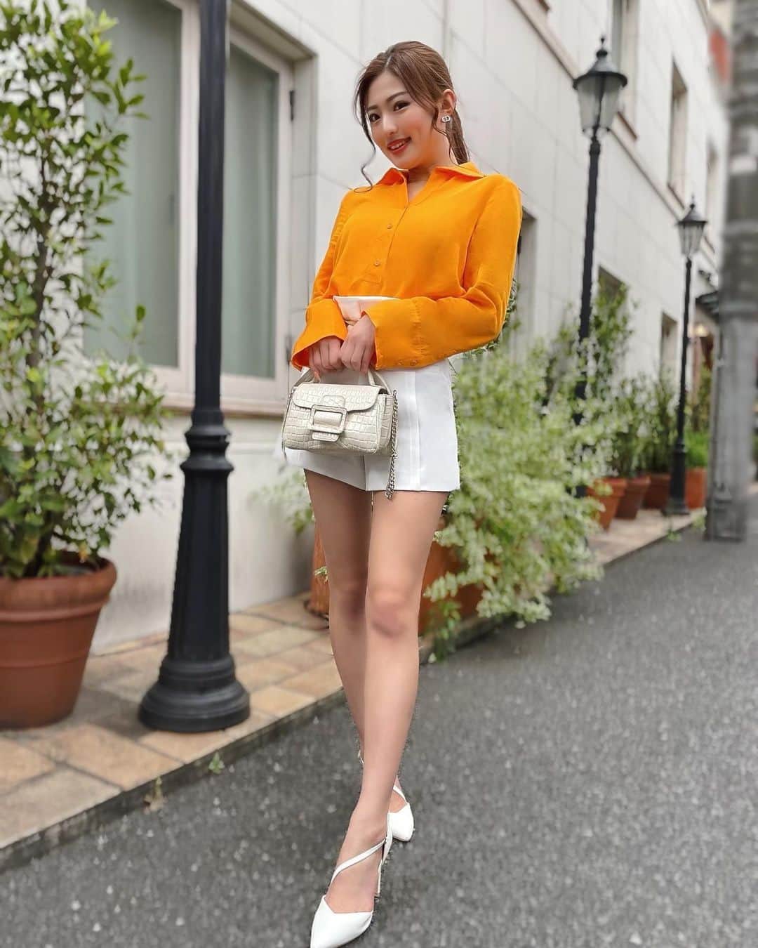 MIYABIのインスタグラム：「みんなはどんなファッションがお好み？🧡  教えてっ💋  #zarafashion」