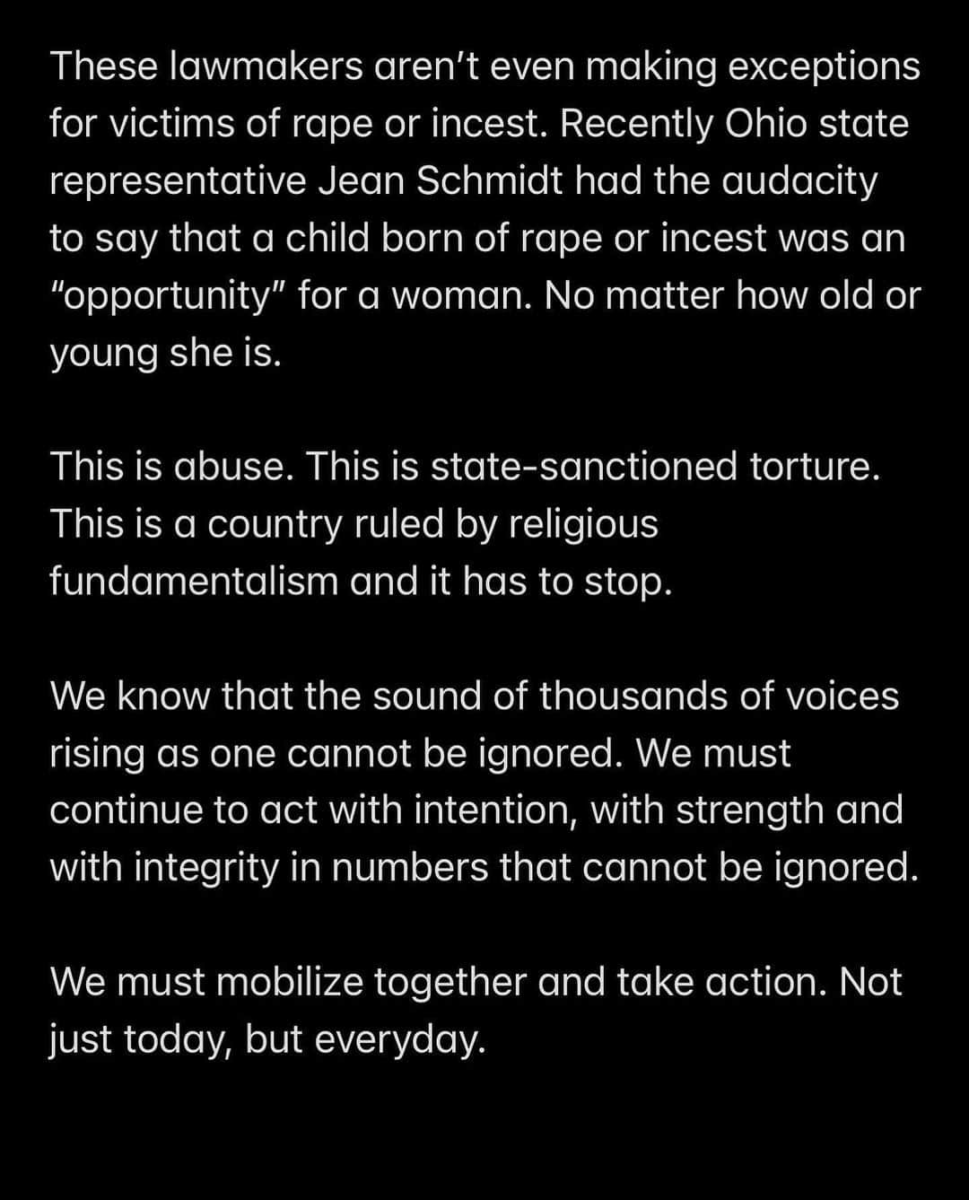 ミラ・ジョヴォヴィッチさんのインスタグラム写真 - (ミラ・ジョヴォヴィッチInstagram)「What an inspiring day it was for everyone who showed up to the @womensmarch rally! It was such an honor to be asked to speak. I wasn’t able to post the whole speech, I think it was too long, but I highlighted it in my stories if you want to check it out live. For anyone who wants to read the actual speech in it’s entirety, feel free to scroll through this post. #bansoffourbodies #womensmarch」5月16日 0時41分 - millajovovich