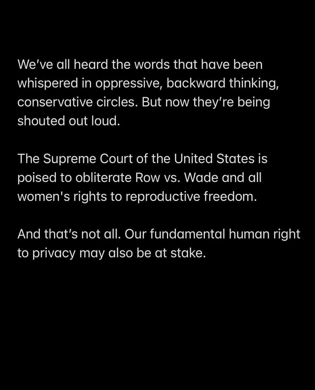 ミラ・ジョヴォヴィッチさんのインスタグラム写真 - (ミラ・ジョヴォヴィッチInstagram)「What an inspiring day it was for everyone who showed up to the @womensmarch rally! It was such an honor to be asked to speak. I wasn’t able to post the whole speech, I think it was too long, but I highlighted it in my stories if you want to check it out live. For anyone who wants to read the actual speech in it’s entirety, feel free to scroll through this post. #bansoffourbodies #womensmarch」5月16日 0時41分 - millajovovich