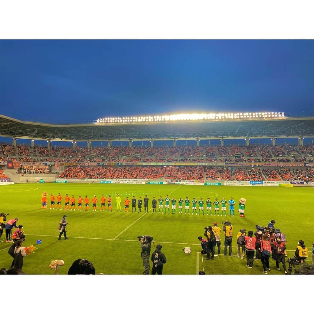 尾島早都樹のインスタグラム：「2022.5.15 #信州ダービー ⚽️  信州のサッカーファンが集まると こんなにもスタジアムの雰囲気は最高なのか！！  10月も楽しみにしてます。🔥  #Jリーグ #j3 #信州ダービー #ac長野パルセイロ #松本山雅fc #信州ダービー #サッカー観戦 #Uスタジアム」