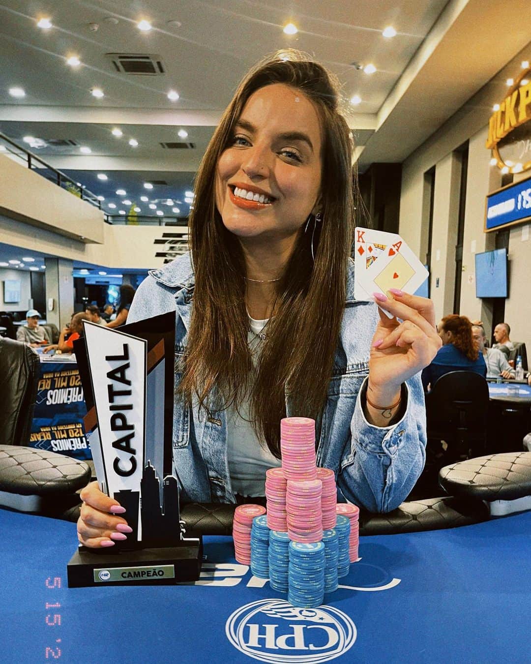 Bruna Unzuetaのインスタグラム：「Pagaaaa ela! 🏆🥹😎」