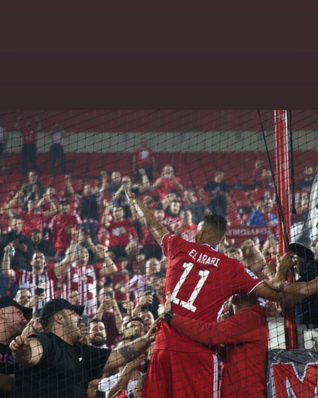 ユセフ・エル＝アラビさんのインスタグラム写真 - (ユセフ・エル＝アラビInstagram)「X3 🏆🔫 Hamdoulilah @olympiacosfc 🔴⚪️」5月16日 1時36分 - elarabiyoussef