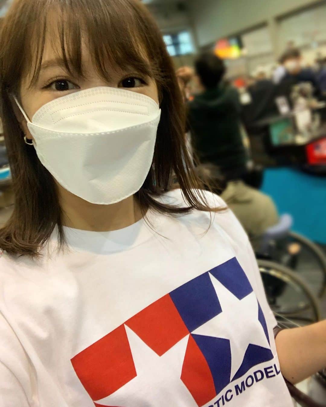 内山絵里加のインスタグラム：「・ ・ 3年ぶりの 静岡ホビーショー、一般公開❤️💙 ・ やっぱり静岡の5月には これがないと！ですね！ たくさんの人たちが嬉しそうで 私も嬉しかったです👱🏻‍♀️♩ ・ 画像は、恩師が作った出雲大社。 ご利益がありそうです。 平和への祈りを込めて.. 今週も、がんばりましょう！ ・ ・ #静岡ホビーショー #タミヤ #TAMIYA」