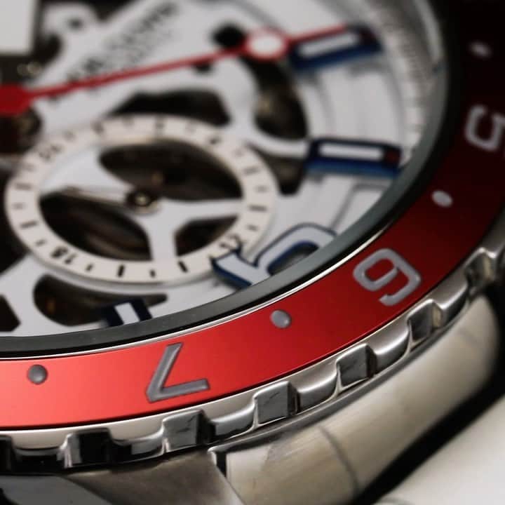 エンジェルクローバー公式のインスタグラム：「夏の腕元を彩る機械式時計。  TIME CRAFT DIVER AUTOMATIC TCA45SWH-WH  2022年4月18日発売。 . #腕時計 #アクセサリー #時計 #ウォッチ #腕時計くら部 #腕時計好き #手元コーデ #時計好き #コーデ #コーディネート #腕時計コーデ #ANGELCLOVER #エンジェルクローバー #ペアウォッチ #シェアウォッチ #ギフト #プレゼント #ブラック #デカ厚 #機械式 #自動巻き #オートマ #海」