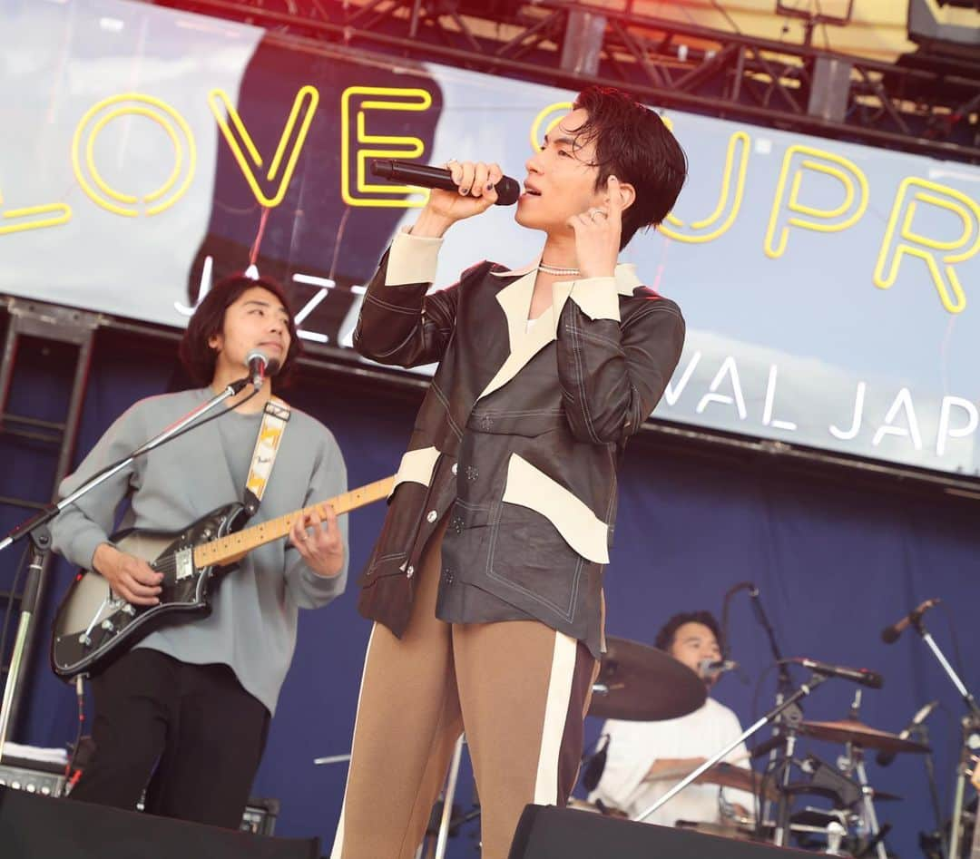 Ovallさんのインスタグラム写真 - (OvallInstagram)「LOVE SUPREME JAZZ FESTIVAL JAPAN ありがとうございました🙌✨  佐藤竹善 (Sing Like Talking)、SIRUP、さかいゆう、Nenashi、を招いての1日限りのスペシャルステージをお届けしました💖  @sirup_insta  @sirup_staff  @sakai_yu0920  @nenashi_music   #佐藤竹善 #sirup  #さかいゆう#nenashi #ovall   @lovesupreme_jp   #ラブシュプ  Photo by 中河原理英」5月16日 13時17分 - ovall_japan