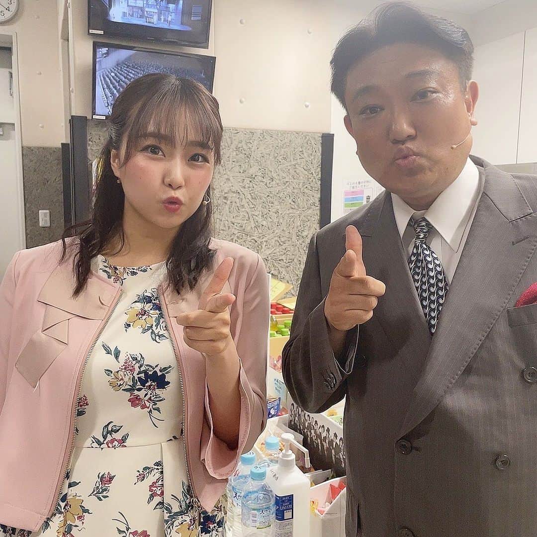 加藤夕夏のインスタグラム：「⁡ ダブルウーちゃん😚🍃 ⁡ 口笛の吹き方を教えてもらいました😙😙 ⁡ ⁡ 吉本新喜劇✖️NMB48 新感覚ミュージカル！ #ぐれいてすとな笑まん ⁡ 3日目ありがとうございました！！ ⁡ 次は19日から！！ ぜひ爆笑必至な舞台、そして ミュージカルデビュー🤗 見に来てください！！！ ⁡ うーか推しは見に来ないと人生半分損します🥹 ⁡ #烏川耕一 さん #口笛 #笑まん #新喜劇 #NMB  ⁡新喜劇の皆さんと、玉野さんと 、明治座さん、今回関わってくださる皆さんと、こうして同じものを作れるこの機会がとても有難いです🥲」