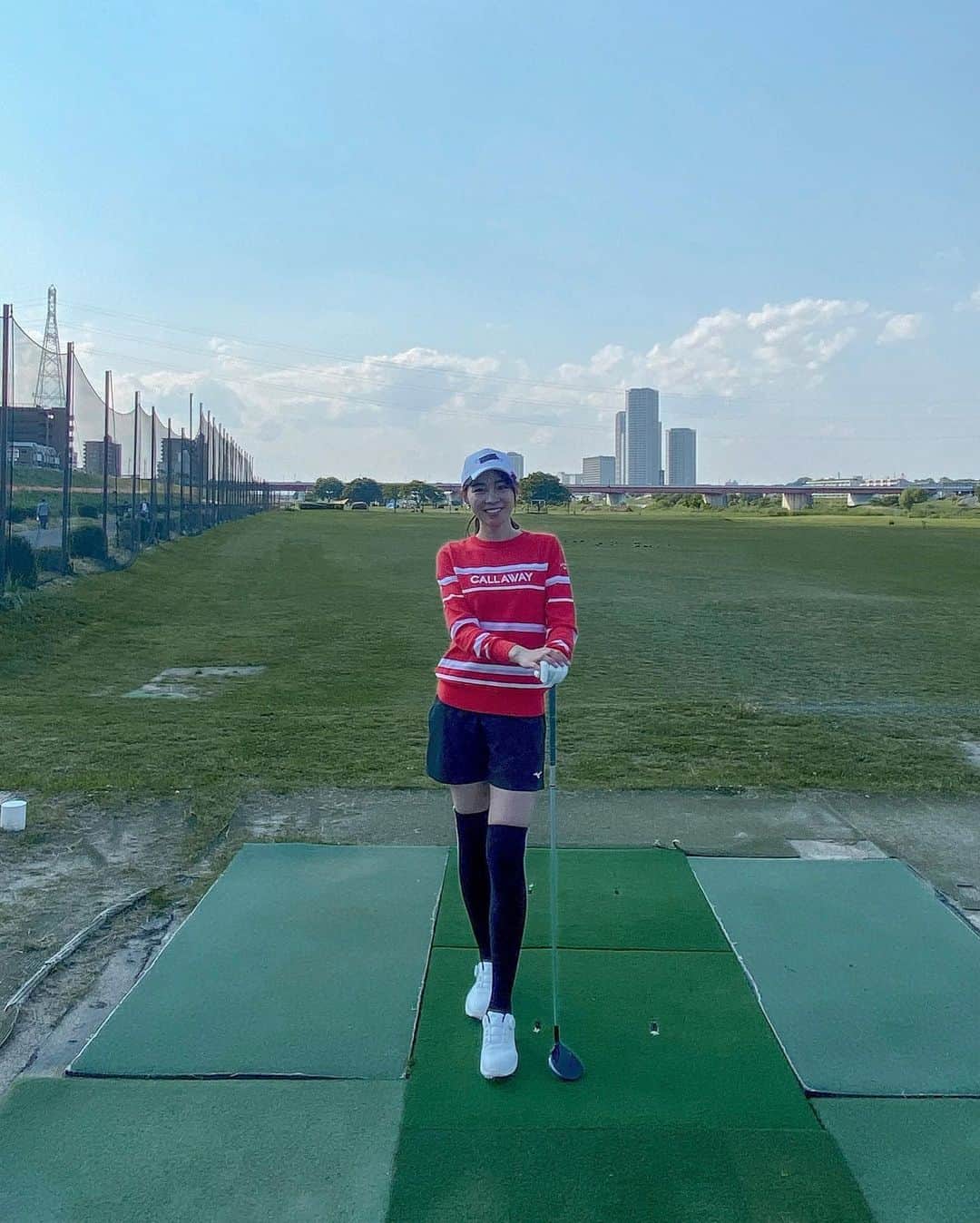 利水翔のインスタグラム：「. 先日仲良しの２人とショートコースへ⛳️ ⁡ 実は２人きっかけで 今年はゴルフ初めてみました🏌️‍♀️ ⁡ ⁡ ENJOY GOLF楽しかったー😚✨ また行こうね♪ ⁡ 早く追いつける様に頑張ろー🥺❤️ ⁡  #lovers #enjoygolf #callaway #MIZUNO #キャロウェイ #ミズノ  #golf #ゴルフ女子 #ゴルフコーデ #ゴルフデビュー #2022年」