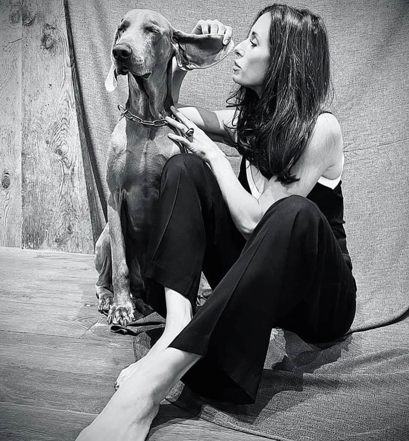 マリア・ベルチェノワのインスタグラム：「Dog whisperer 😅」
