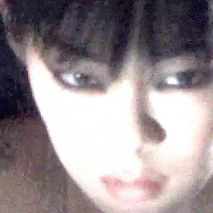 リナ・サワヤマのインスタグラム：「Hold The Girl The new album September 2 2022  #HoldTheGirl #rinaisgoingtohell」