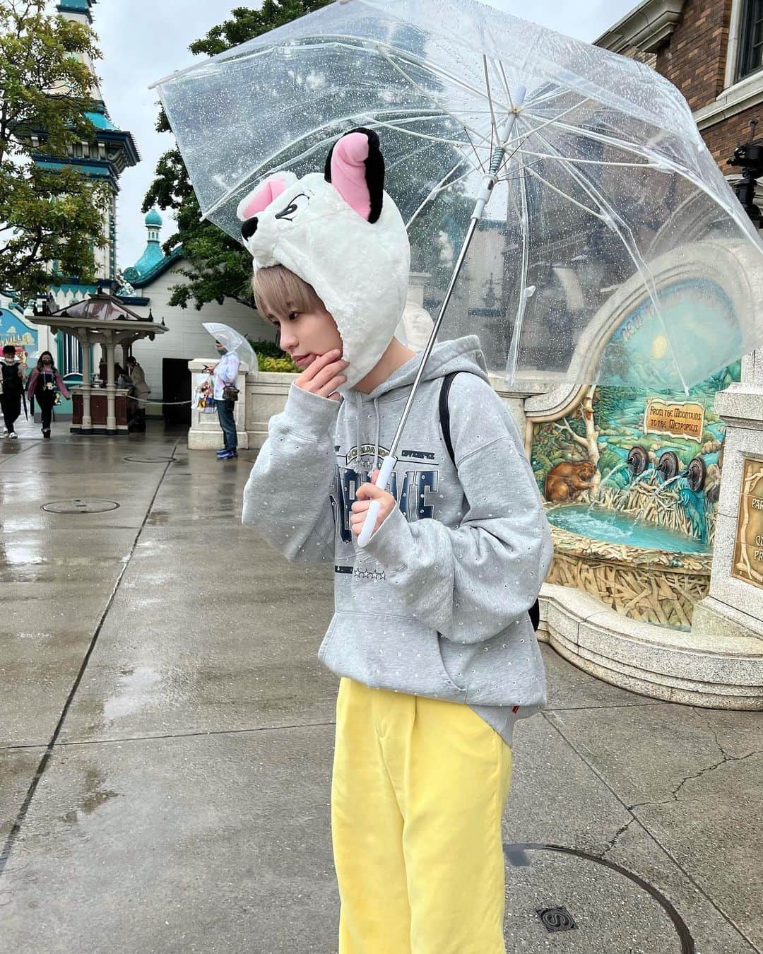 米村海斗のインスタグラム：「久々のディズニーが雨ぴえんでも結局休み充実最高」