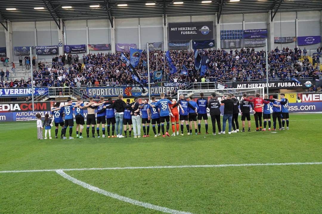 フェリックス・プラッテのインスタグラム：「Vielen Dank an alle für die tolle Unterstützung in dieser Saison 🔵⚫️💪🏼 Hat sehr viel Spaß gemacht mit euch!   … jetzt heißt es erstmal wieder Füße hochlegen & Akkus aufladen, um nächste Saison wieder voll angreifen zu können! Ich freue mich jetzt schon drauf 🔥  Bis dann✌🏼  #nevergiveup」