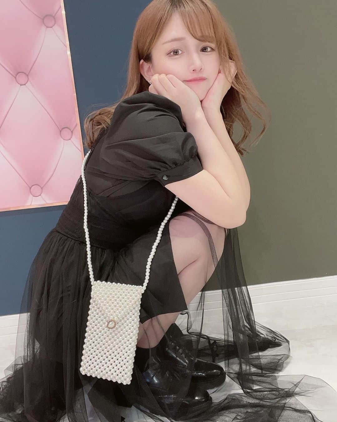 yuu__aaaのインスタグラム：「. . そろそろまたロングにしたくなってきたなー🤍☺︎ . ショートは似合わなそうだから勇気ないけど🫠 . . 今日春ワンピ買ったからまた載せます❤︎！ . . . @grl_official  . . . . #grl#grl購入品 #プチプラ#プチプラコーデ #プチプラファッション #プチプラ高見えコーデ #プチプラ部#グレイル#シャツコーデ #春コーデ」