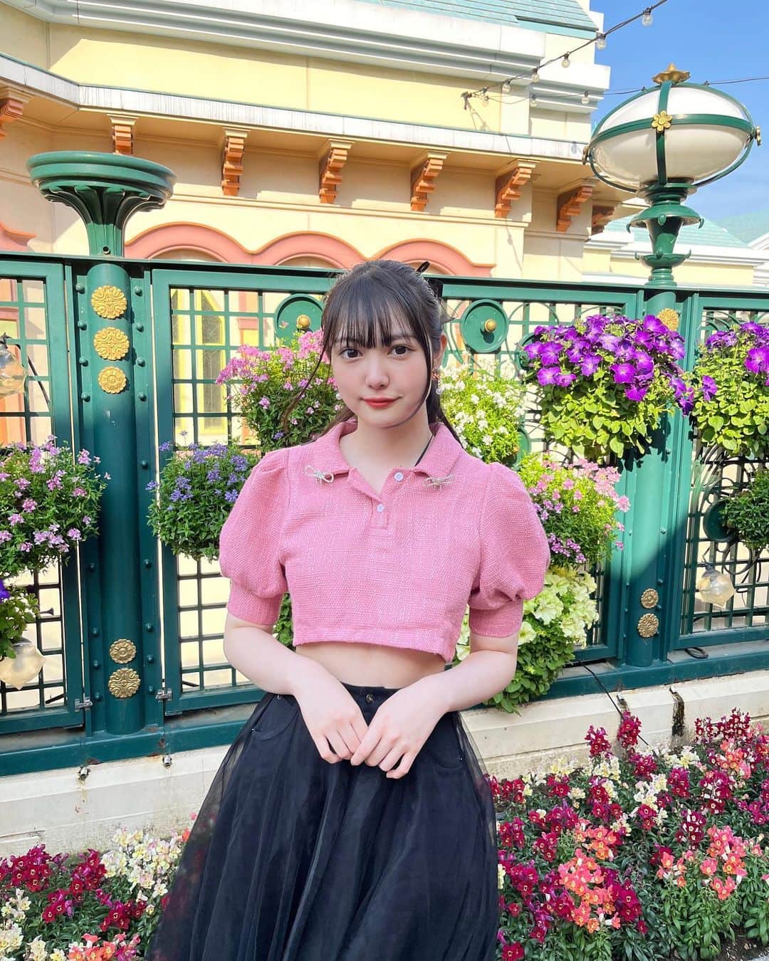 のインスタグラム：「・  🌷🌷🌷   #06  #06년생  #0607students  #15yearsold  #高校生  #highschool  #highschoolgirls  #jk  #jk1  #fjk  #173cm  #pink  #flowers  #japanesegirl  #flowerstagram  #fashion  #fashionstyle  #ファッション  #コーデ  #ポニーテール  #고등학생  #꽃  #셀카  #오오티디  #패션  #패션스타그램  #beauty  #뷰티  #model  #모델」