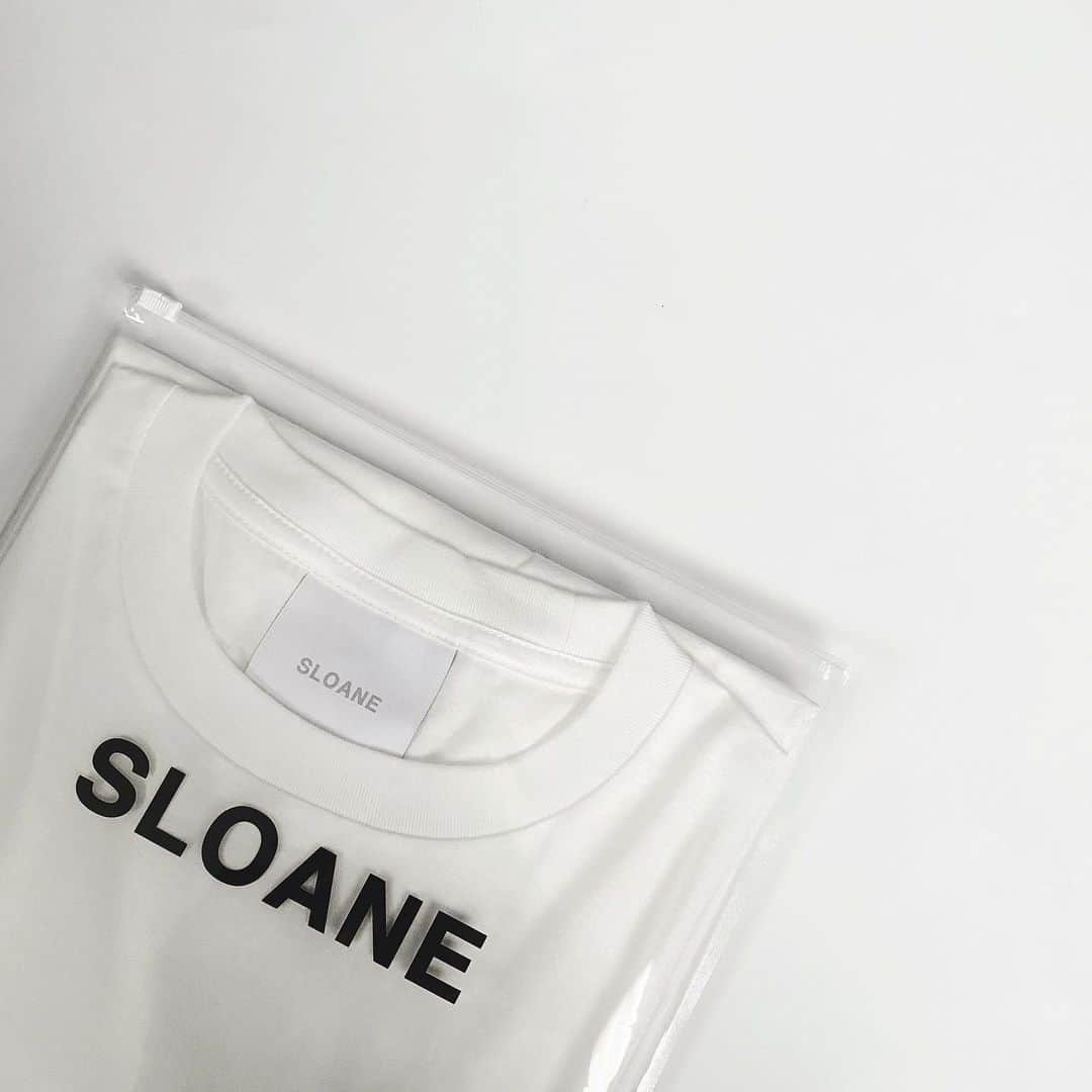 mimimi.amのインスタグラム：「Mᴏɴᴅᴀʏ...  白T。  大人になりすぎて、手持ちの色んな服が しっくり来なくなってしまったので 少しずつ色々アップデート中。  #sloane#スローン#白ティー#白t」