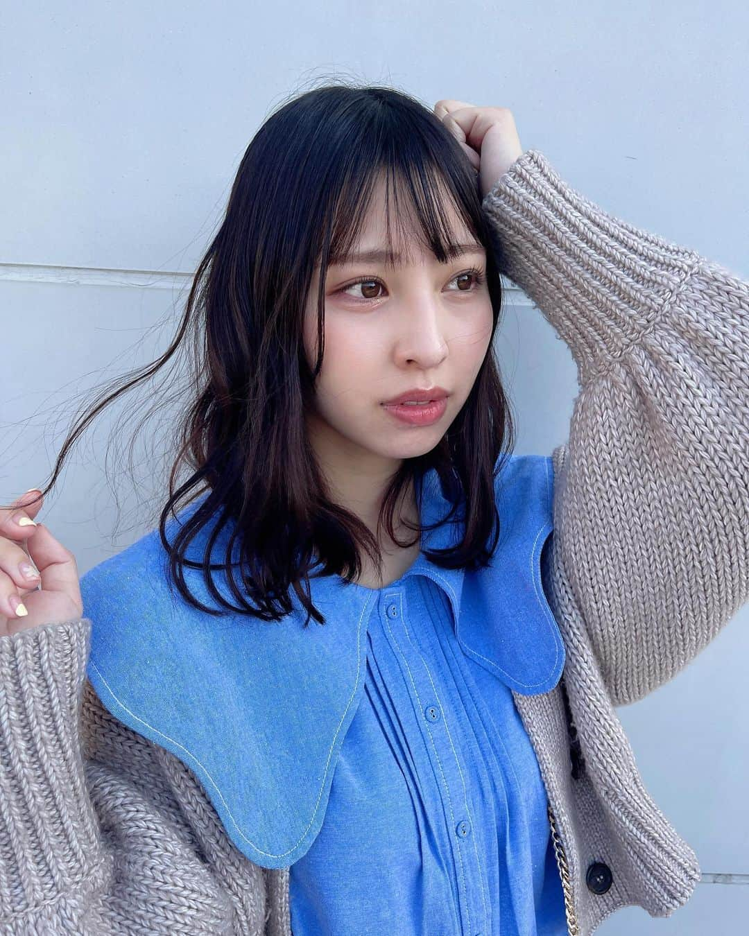 沖口優奈のインスタグラム：「かみがのびてきた！」