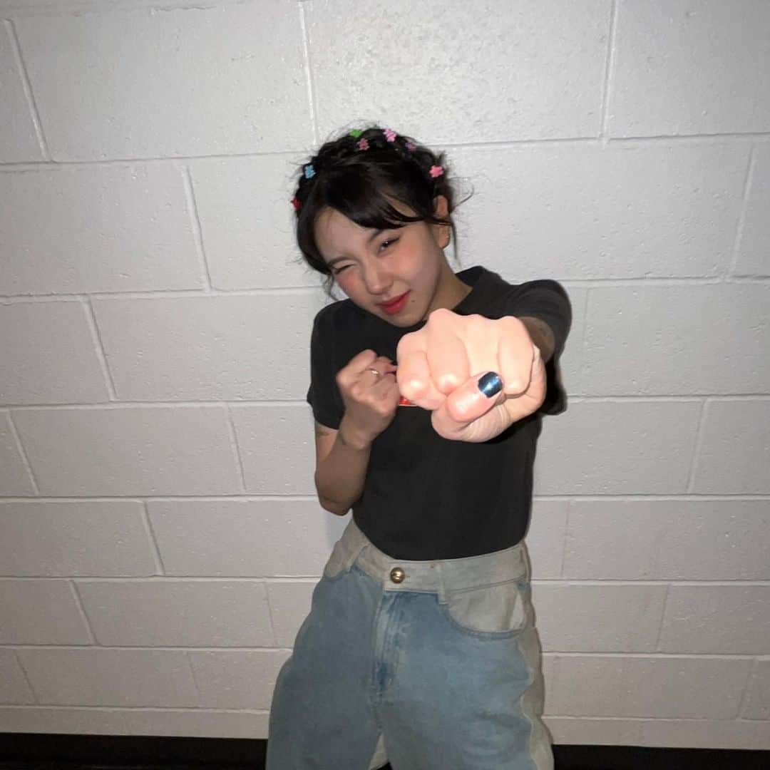 チェヨンのインスタグラム：「☆*:.｡. o트와이스포에버o .｡.:*☆」