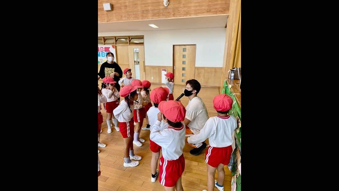 ゆーやのインスタグラム：「本年度も幼稚園の活動スタート✨  教育の観点に寄り添いながら ダンスで子供達に 新しい感覚に触れてもらい、 楽しみながら伸ばしていきます👍  宜しくお願いします🤭  #幼稚園  #ダンスの活動  #アソカ学園  #hsestyle  #ystyle  #dance  #hamamatsu  #浜松  #やらまいか大使」