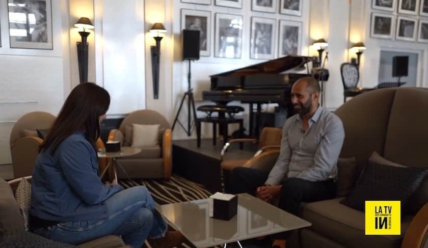 Leslie Camila-Roseのインスタグラム：「🇫🇷 Français plus bas 👇🏻 🇺🇸 It was a pleasure to interview @gregfromparis creator and host of @vlanpodcast and writer of the book “insoutenable paradis” about the current ecological crisis for @influencialemag TV and @lessommetsannecy .   We talked about podcasts, marketing, immigration, his book, hope, his no bullshit policy and the necessity to ask the right questions to face complexe issues.   To watch the full interview in French, check out @influencialemag !   @xavier_wargnier @sophie__guignard   🇫🇷 Ce fut un plaisir d'interviewer @gregfromparis créateur et animateur de @vlanpodcast et auteur du livre "Insoutenable paradis" sur la crise écologique pour @influencialemag TV et @lessommetsannecy .  On a parlé de podcasts, de marketing, de l'immigration, de son livre, de l'espoir, de sa politique “no bullshit” et de la nécessité de se poser les bonnes questions pour faire face aux enjeux actuels complexes.  Pour voir l'intégralité de l'interview en français, rendez-vous sur @influencialemag !  Merci @xavier_wargnier et @sophie__guignard  #economiecirculaire #transitionecologique #circulareconomie #podcasting #vlanpodcast #ecology #nobullshit #sustainability #hope」