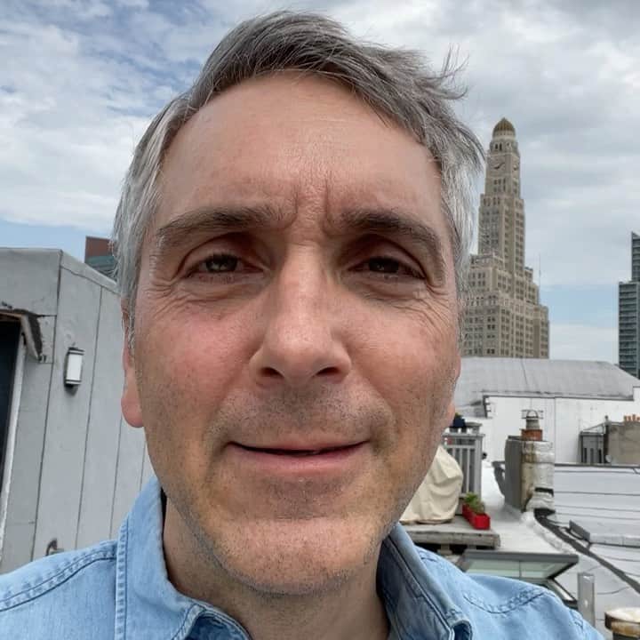 スコット・ローウェルのインスタグラム：「STILL TIME TO REGISTER: Come meet me in person for an evening of Cocktails & Conversation to raise awareness of the work we’re doing at the @tyler_clementi_foundation to stop bullying online, offline and from the pulpit.   Date & Time: Tuesday, May 17 at 6:30pm   Venue: The Lounge at Six26 @six26_lounge , 128 Christopher Columbus Dr, Jersey City, NJ 07302 (located less than one block from the Grove Street Path Station)  Register Here: https://tylerclementi.org/2022-springjc/   LINK IN BIO AS WELL」