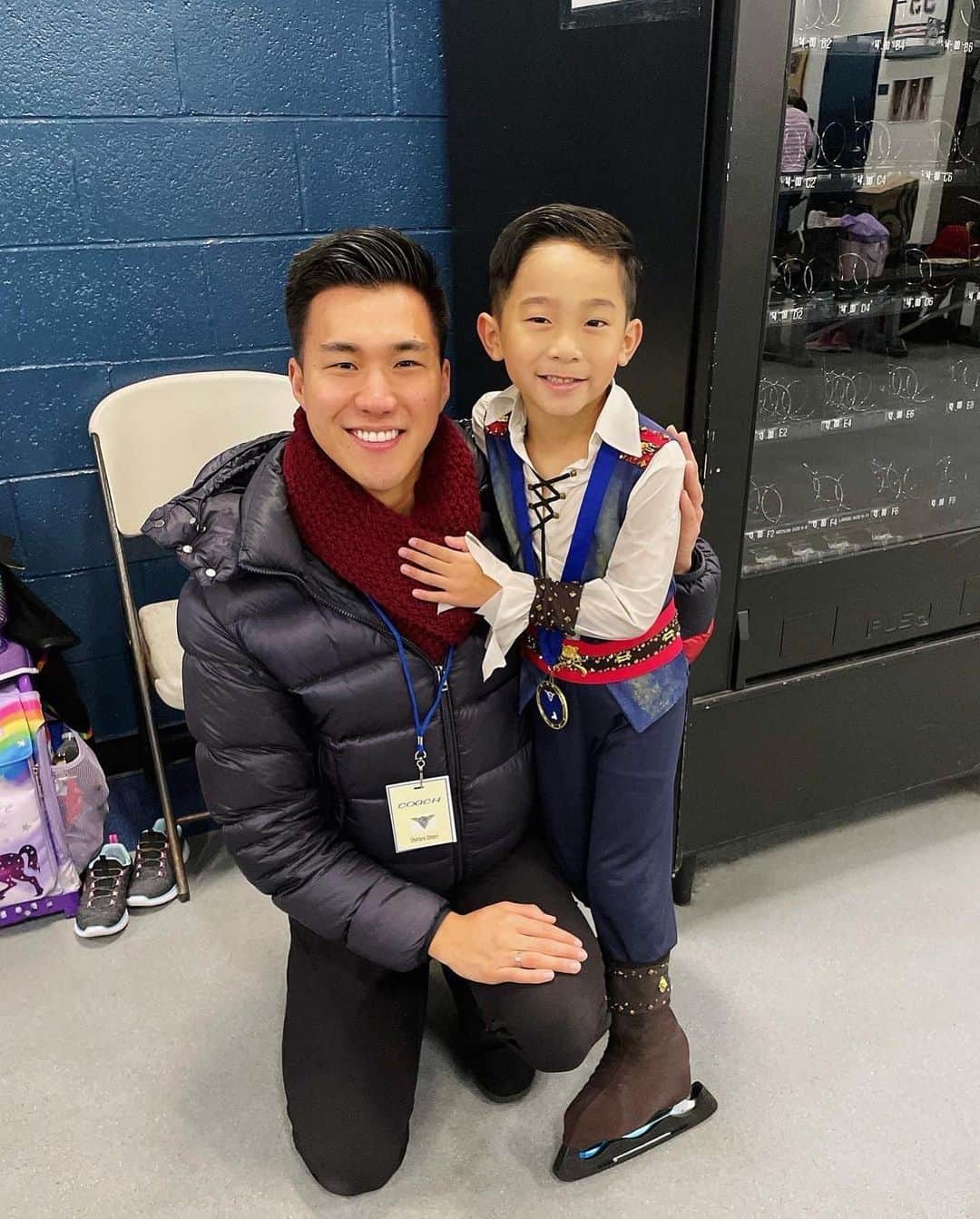 大森勝太朗さんのインスタグラム写真 - (大森勝太朗Instagram)「Just a few highlights from this past weekend’s competition—out of so many more! I love what I do!   1. The pre-preliminary boys event filled with great talent and wonderful skating. The future is so bright and exciting for these young athletes. Our students, Leon and Jung, earned 1st and 4th place. Remember their names! 😉  2. Our student, Emily earned 1st place in Preliminary Girls. Afterwards, we went over her protocol in Michelle Kwan’s trophy room. I was able to share with Emily about Michelle Kwan’s career and her incredible significance to this sport. My all-time favorite skater. 🌟  3, 4, and 5. “Teamwork makes the dream work.” I’m grateful for the team of colleagues I get to work with and call my friends who are so talented and dedicated. Thank you team! 💪🏼  6. To work with and see these young kids grow and progress right before your eyes is what makes this career so special.   7 and 8. The friendships we make in figure skating last forever. To be able to work with athletes who are passionate and driven about this sport is very special and I do not take it for granted.   @enso_edge  #figureskating」5月17日 6時01分 - sho_omori