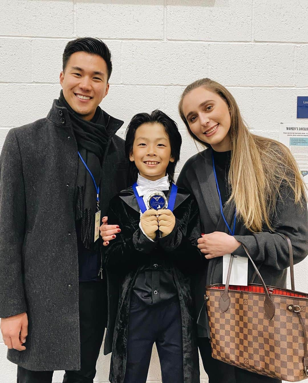 大森勝太朗さんのインスタグラム写真 - (大森勝太朗Instagram)「Just a few highlights from this past weekend’s competition—out of so many more! I love what I do!   1. The pre-preliminary boys event filled with great talent and wonderful skating. The future is so bright and exciting for these young athletes. Our students, Leon and Jung, earned 1st and 4th place. Remember their names! 😉  2. Our student, Emily earned 1st place in Preliminary Girls. Afterwards, we went over her protocol in Michelle Kwan’s trophy room. I was able to share with Emily about Michelle Kwan’s career and her incredible significance to this sport. My all-time favorite skater. 🌟  3, 4, and 5. “Teamwork makes the dream work.” I’m grateful for the team of colleagues I get to work with and call my friends who are so talented and dedicated. Thank you team! 💪🏼  6. To work with and see these young kids grow and progress right before your eyes is what makes this career so special.   7 and 8. The friendships we make in figure skating last forever. To be able to work with athletes who are passionate and driven about this sport is very special and I do not take it for granted.   @enso_edge  #figureskating」5月17日 6時01分 - sho_omori