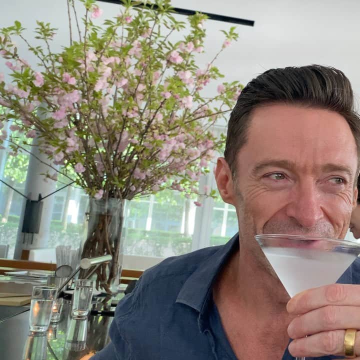 ヒュー・ジャックマンのインスタグラム：「🍸」