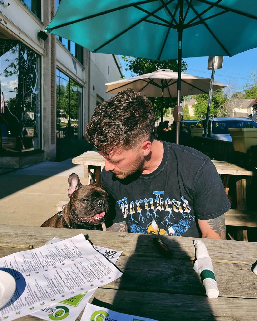 のインスタグラム：「I call this one, HUNK-SHINE. Like sunshine but better, because hunks. 🤷🏻‍♂️」