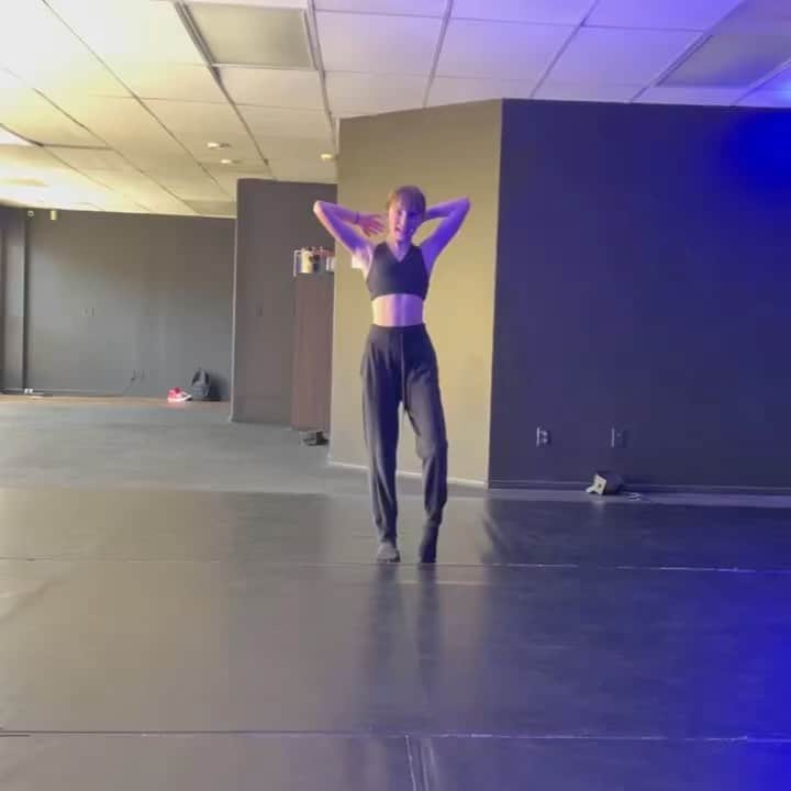 のインスタグラム：「@mayasabbahh your combo was THE BEST!!!!!! ❤️❤️❤️ @roomone.space #ROszn1 #mayasabbahhchoreo #saturdaze」