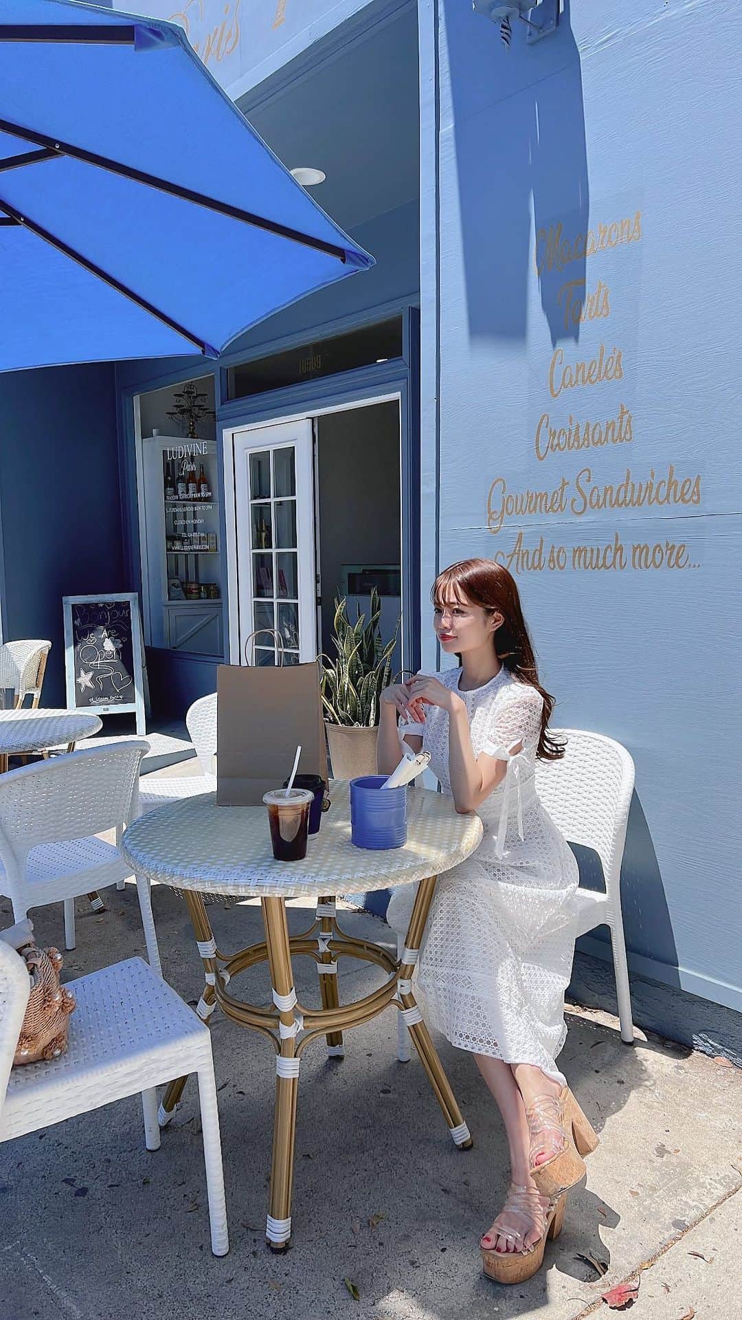 のインスタグラム：「Ludivine Paris🇫🇷 @ludivine_paris_bakery    パリ気分を味わえるとっても可愛いカフェ☕️ フランス人も沢山来るのでこのカフェではフランス語が聞けるの🥰雰囲気から全ておしゃれ💘 　 　 そして、このコーディネートをストーリーに載せた時に沢山質問を頂いたので詳細です💘↓  dress @sheinofficial @shein_japan  no. 5956487 Coupon Code：ISAKO(extra 15%~20% off, valid until 6/30)  shose @mercuryduo_com   #デートコーデ#大人コーデ#大人かわいい#プチプラコーデ#プチプラファッション#お出かけコーデ#カフェ巡り#カフェ部#french#frenchcafe#パリ#海外旅行#海外生活#レースワンピース」