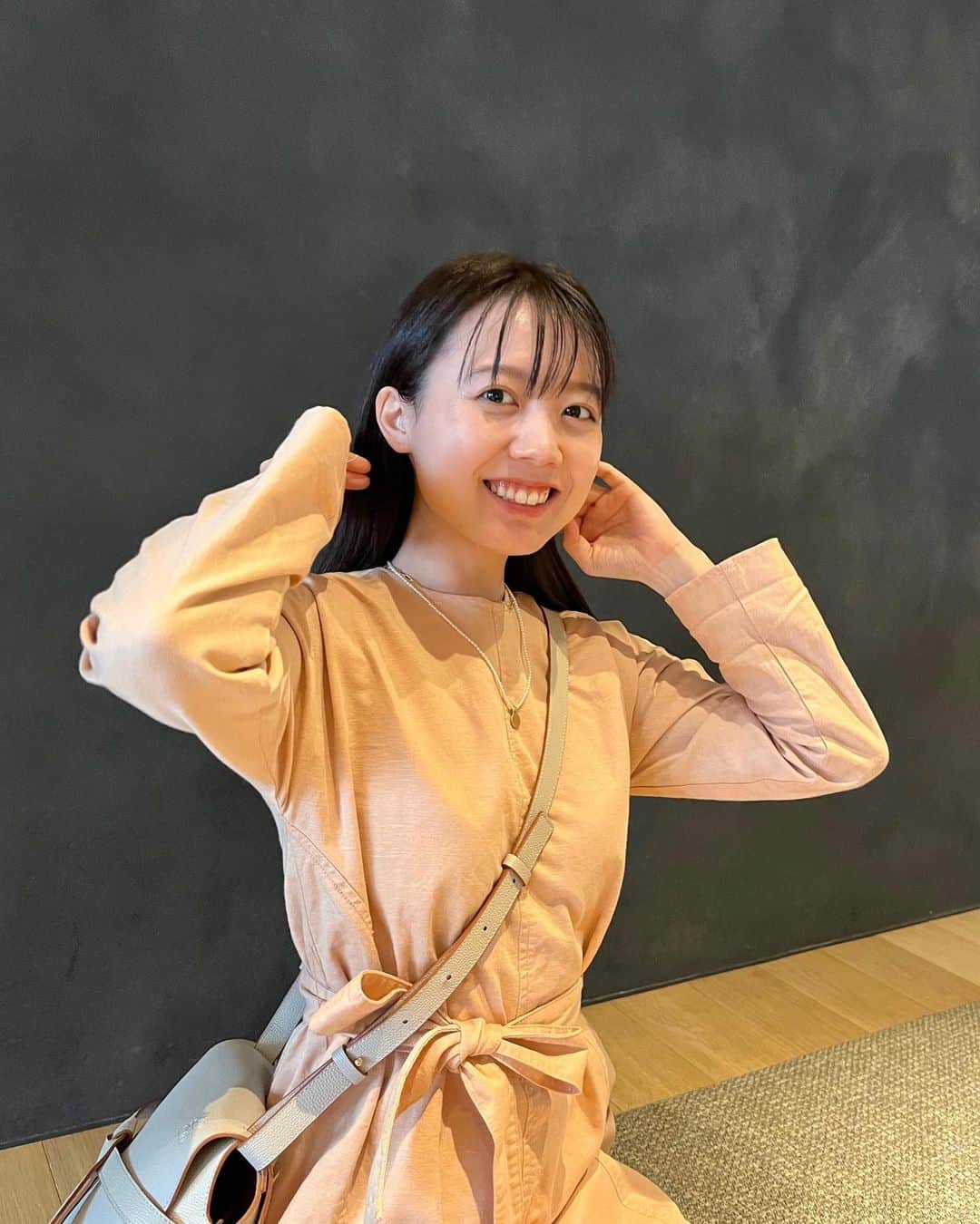 Peppe（緑黄色社会）のインスタグラム：「🫠🍑 家族と会う時いつもメイク薄いな〜」
