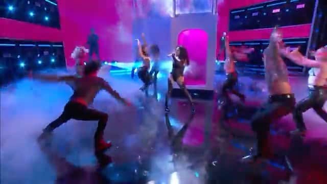 のインスタグラム：「Had an amazing time hitting the stage last night with @iambeckyg at the @billboard awards !! Shout out to the squad @edwinjcarranza @crys.osorio @lukexskywalker and the amazing dancers. 🙌🏽🔥 #beckyg #billboardmusicawards #billboard2022  *I do not own the rights to this video or audio. Content owned by Sony Music Entertainment」